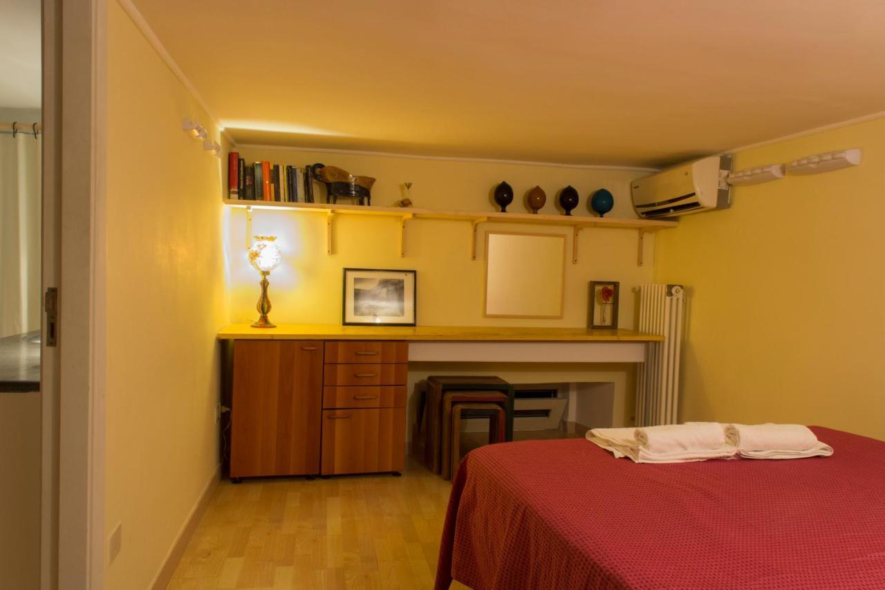 Dimora Dei Giganti Apartment Napoli Bagian luar foto