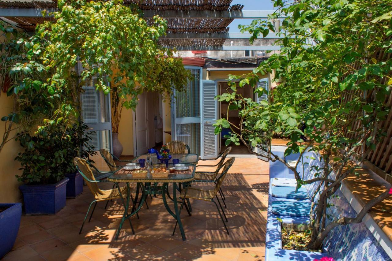Dimora Dei Giganti Apartment Napoli Bagian luar foto